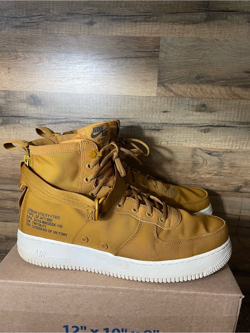 Nike SF AF1 Mid Urban Utility FTWR Beige Fashion Sneakers Men’s Size: 10.5